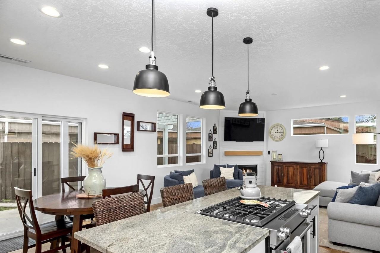 114 E Demming Ln #1 - Photo 5 of 22