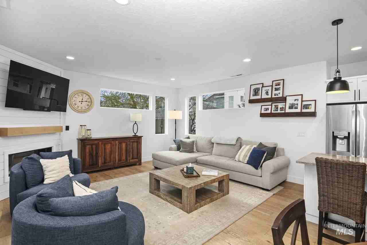 114 E Demming Ln #1 - Photo 7 of 22