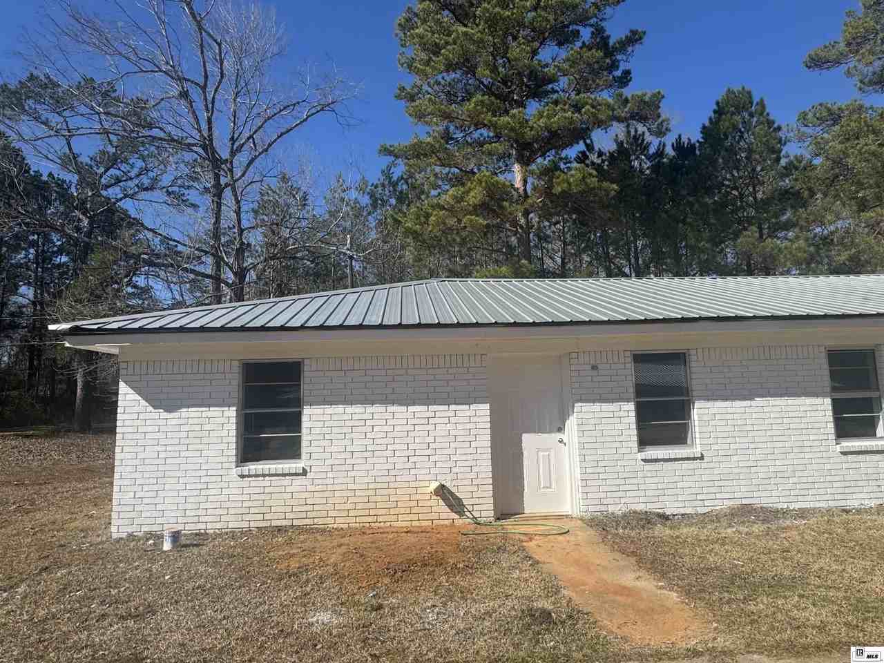 207 Oaklawn Dr - Photo 2 of 8