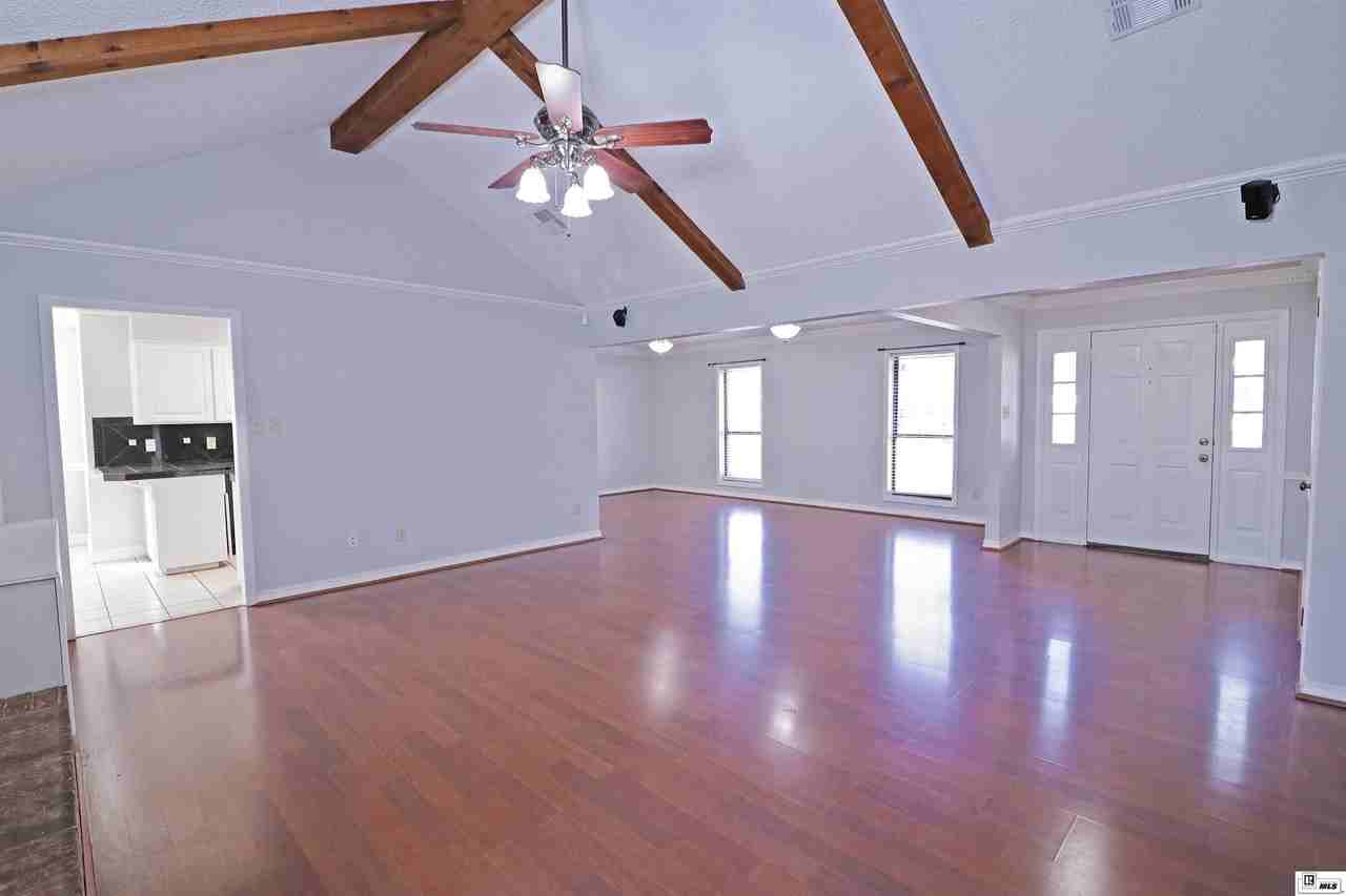 3104 Deborah Dr - Photo 4 of 36