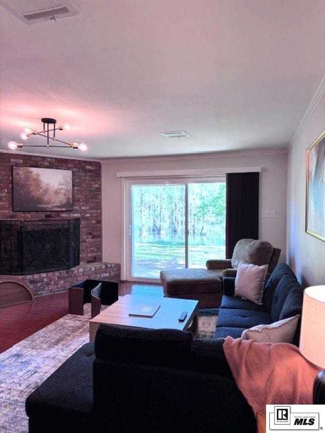 305 Raymond Dr - Photo 6 of 23