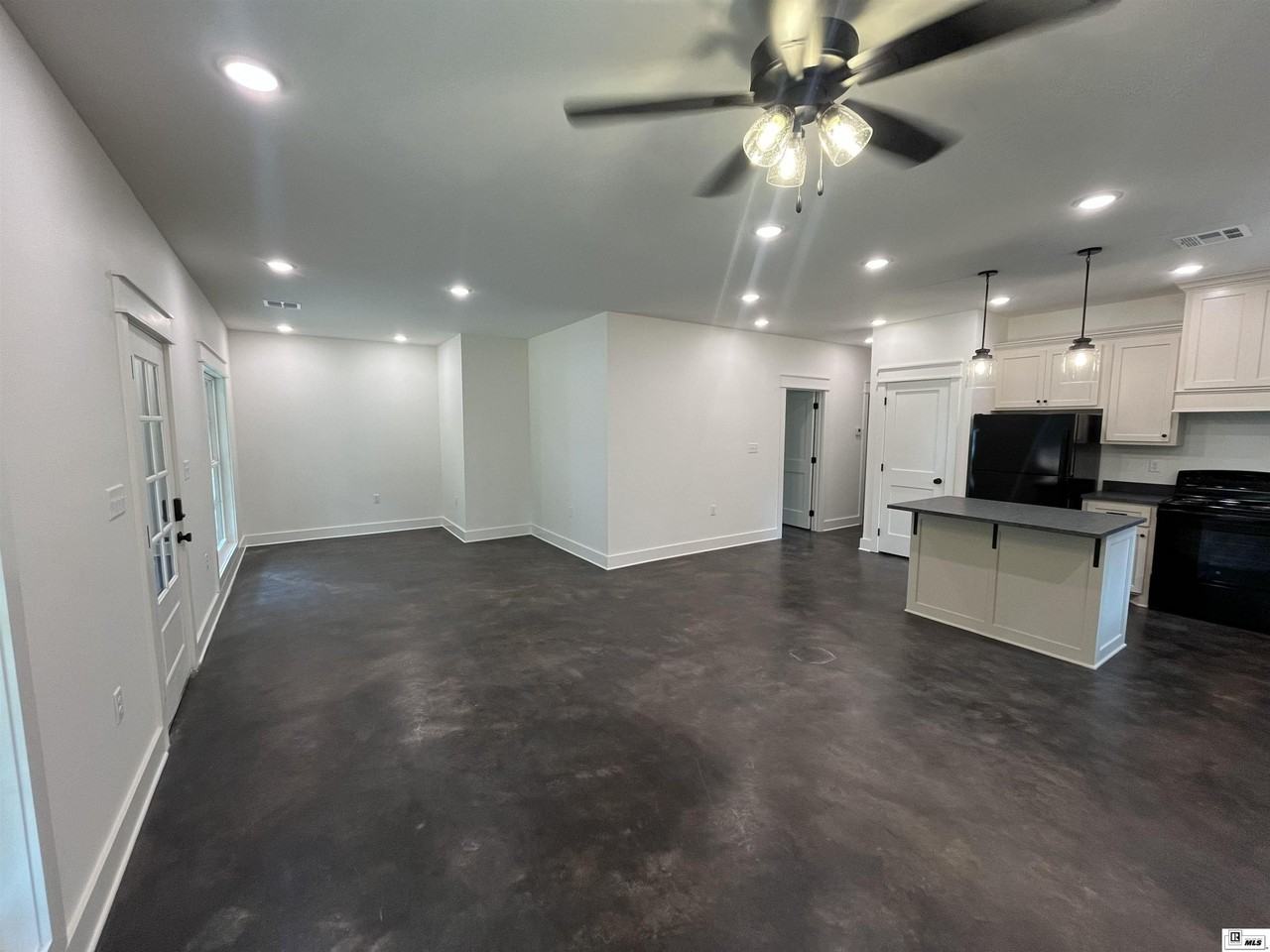 1114 Brownlee Rd - Photo 5 of 12