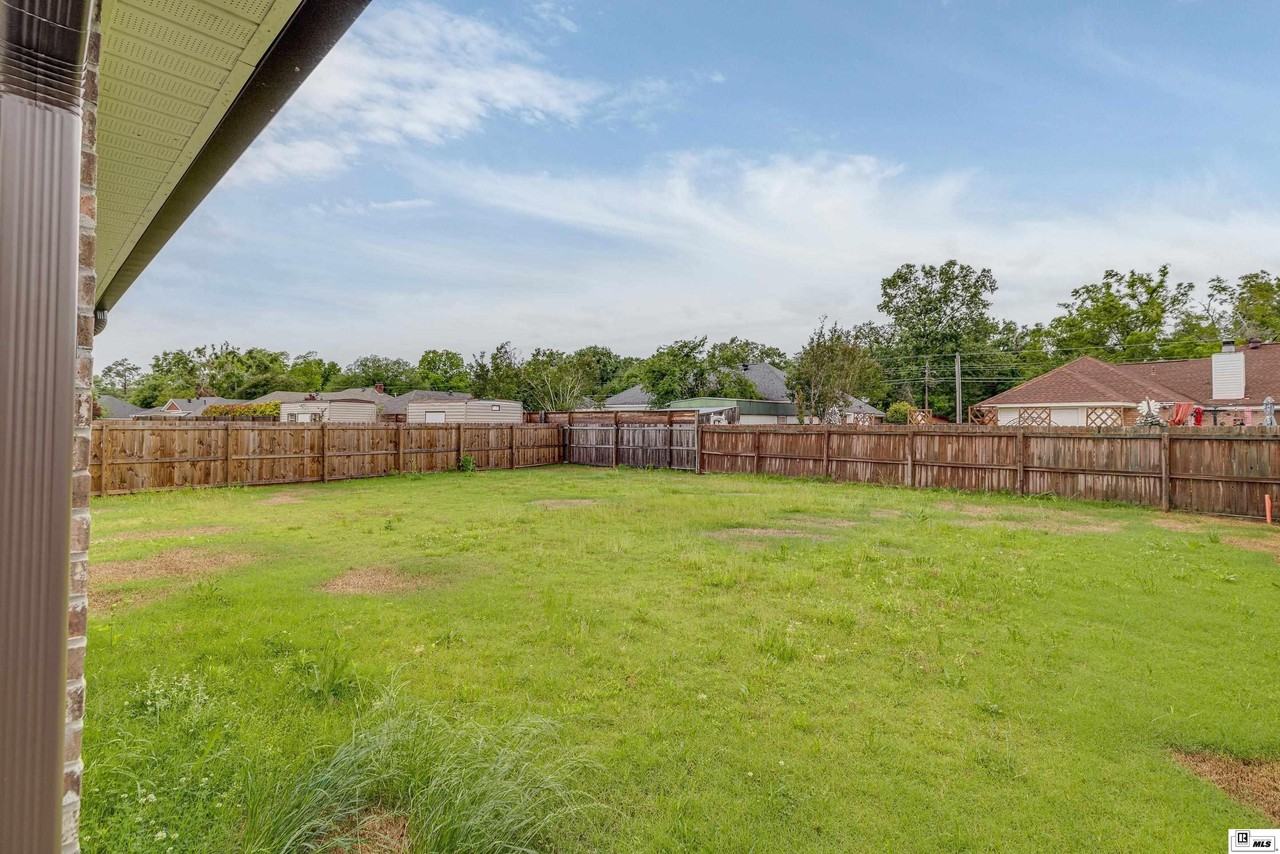 141 Dutchman Dr - Photo 4 of 33