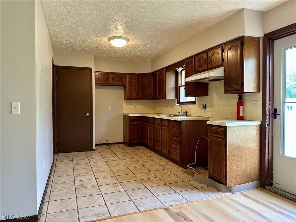4823 Dunsmore Ave - Photo 4 of 9