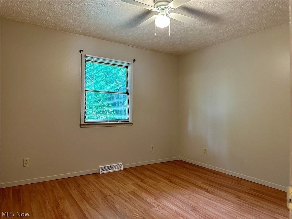 4827 Dunsmore Ave - Photo 5 of 10
