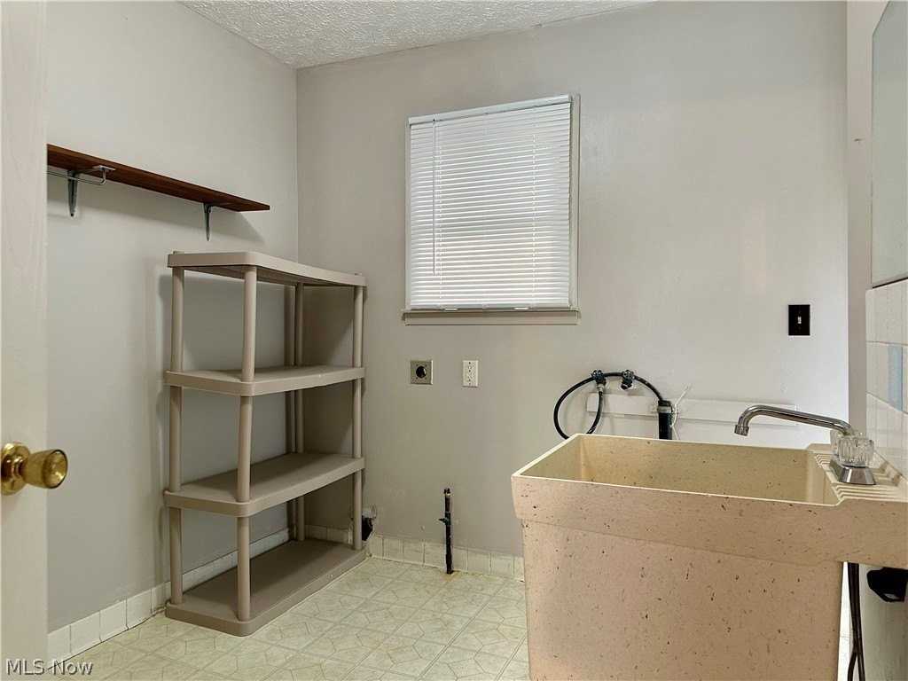 4827 Dunsmore Ave - Photo 6 of 10
