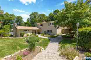 8 Crosby Ln - Photo 1 of 1