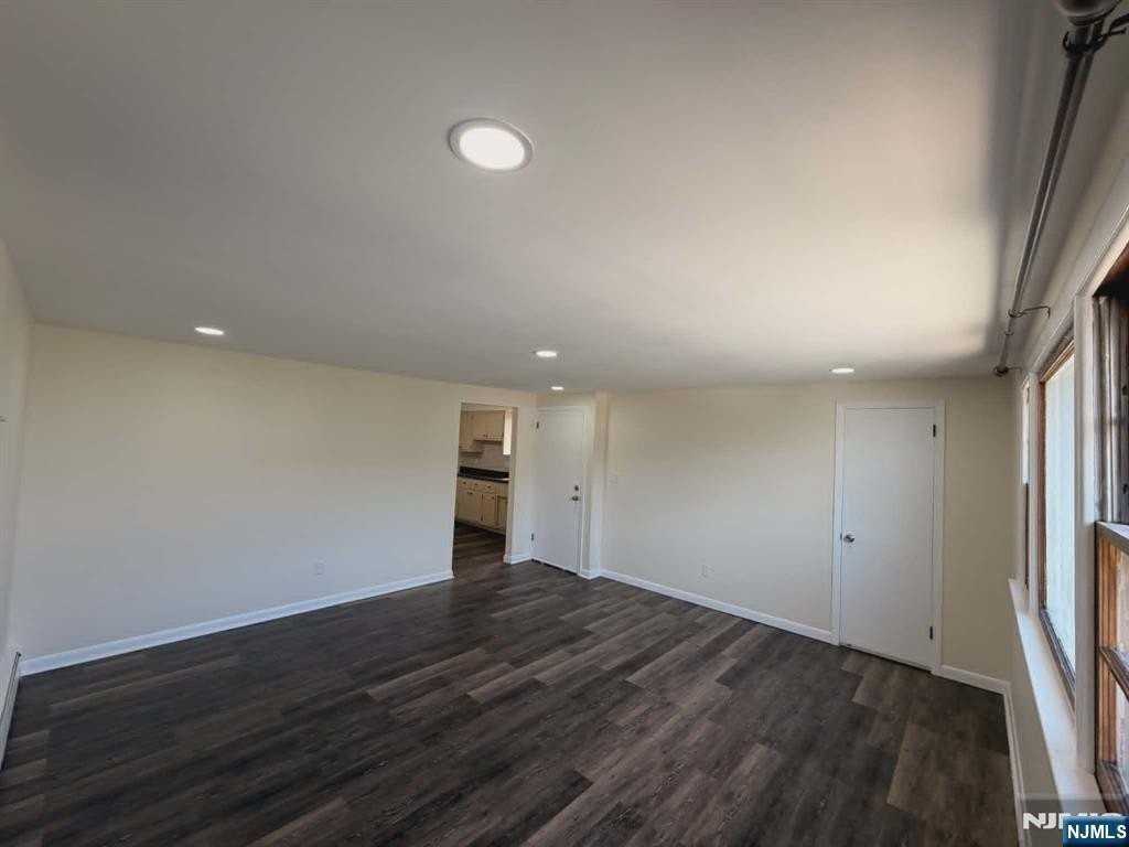 355 Devon St - Photo 2 of 13