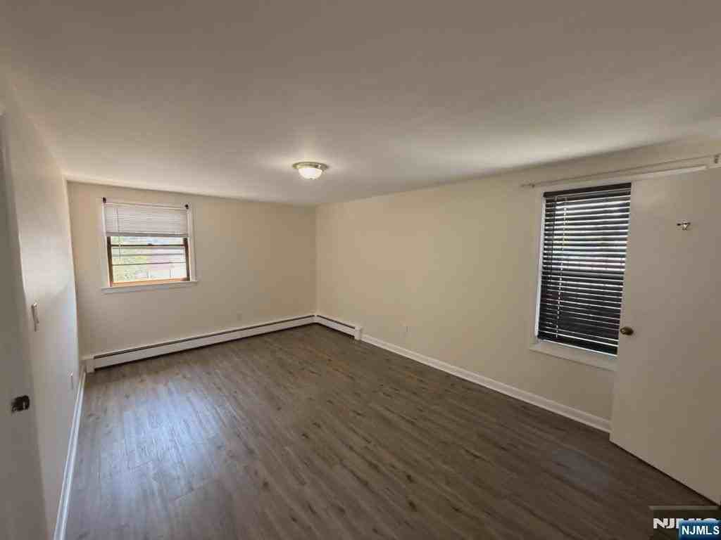 355 Devon St - Photo 5 of 13