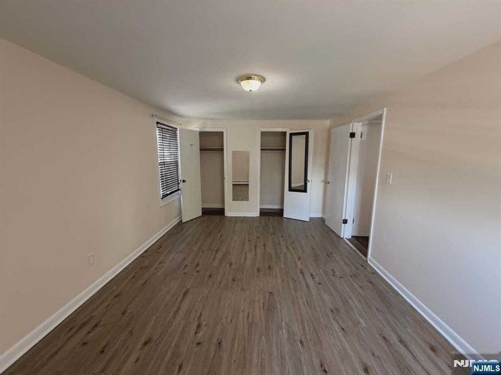 355 Devon St - Photo 6 of 13