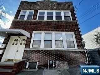 85 Macarthur Ave - Photo 2 of 33