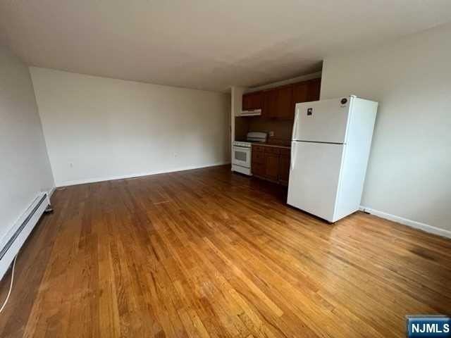 166 Sedore Ave #1 - Photo 4 of 6