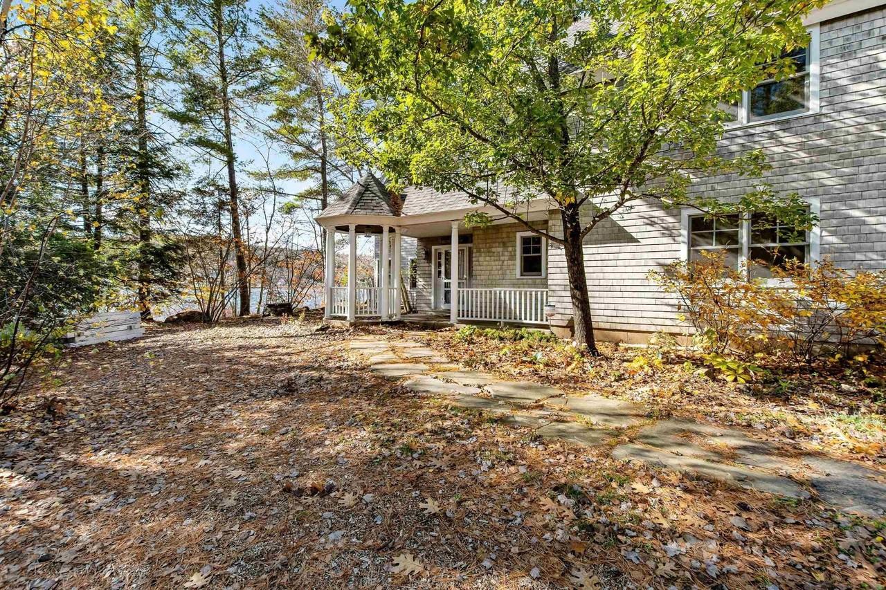 255 Pikes Point Rd - Photo 3 of 35