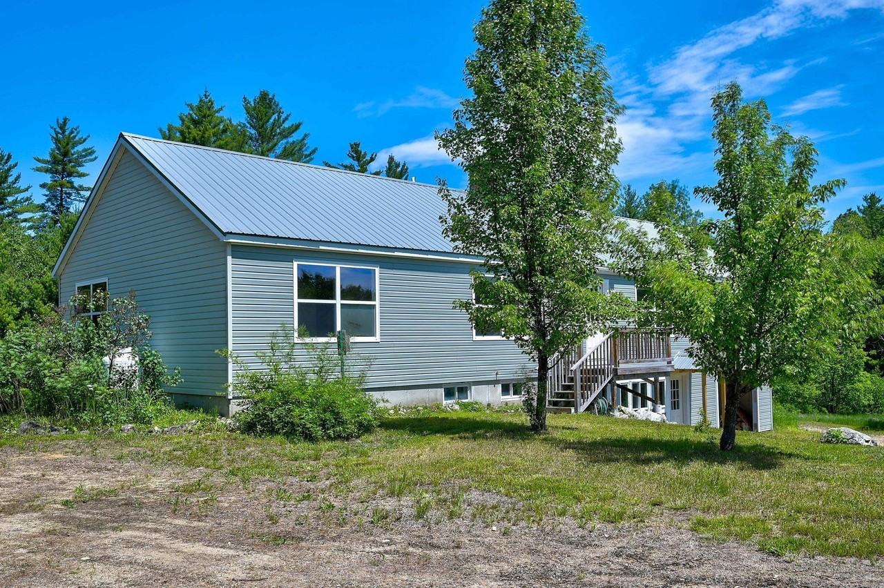 1310 Main Rd - Photo 2 of 32