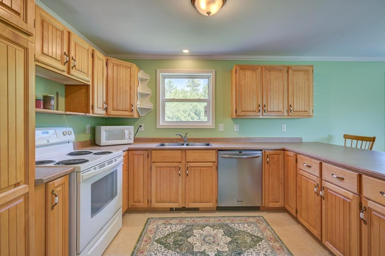 1310 Main Rd - Photo 5 of 32