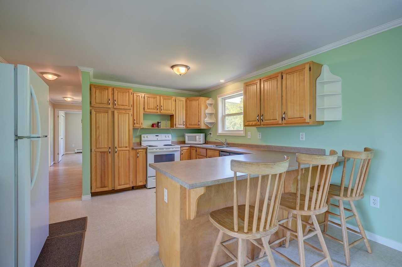 1310 Main Rd - Photo 7 of 32