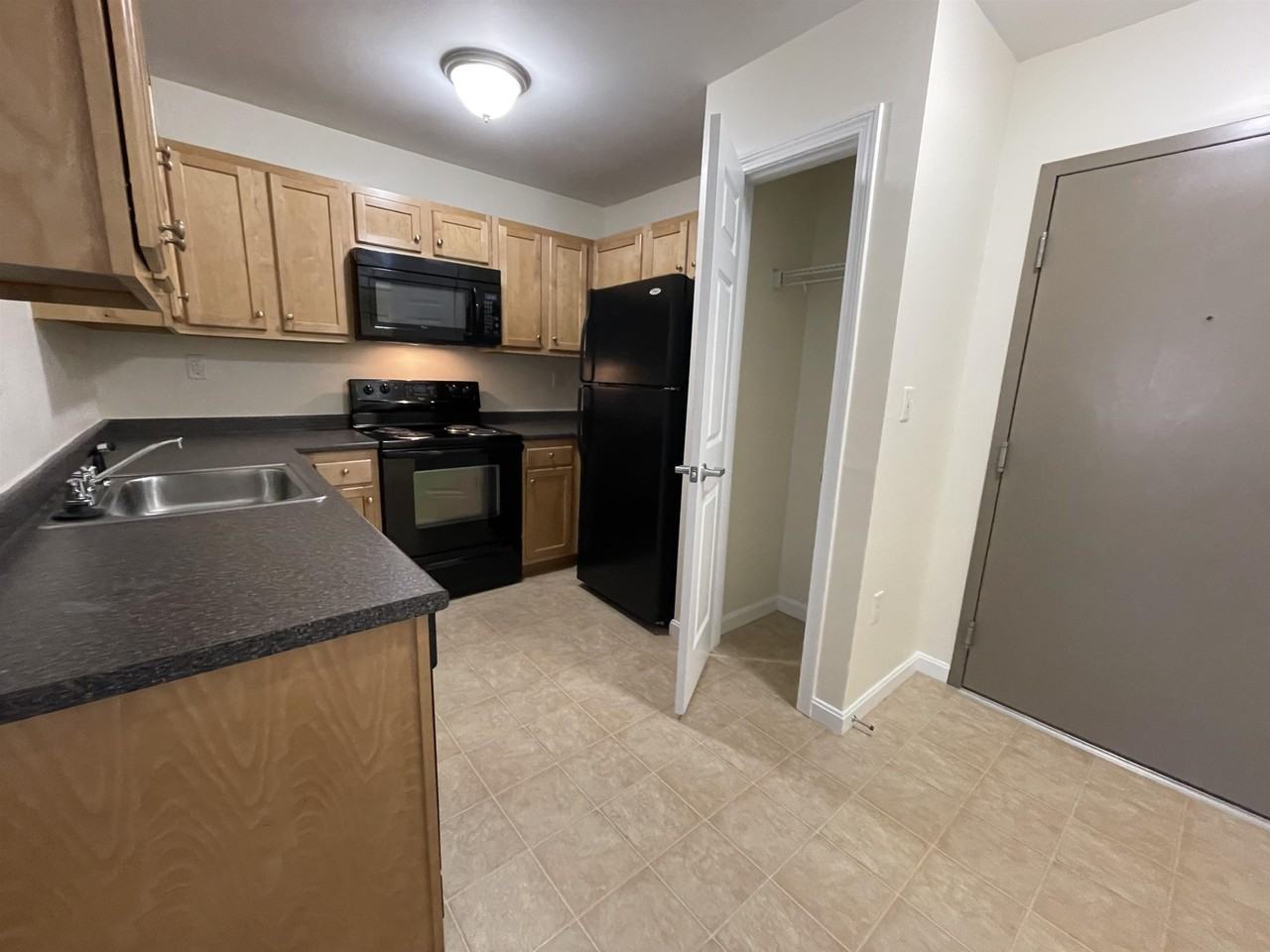 80 Sentinel Ct #304 - Photo 6 of 39
