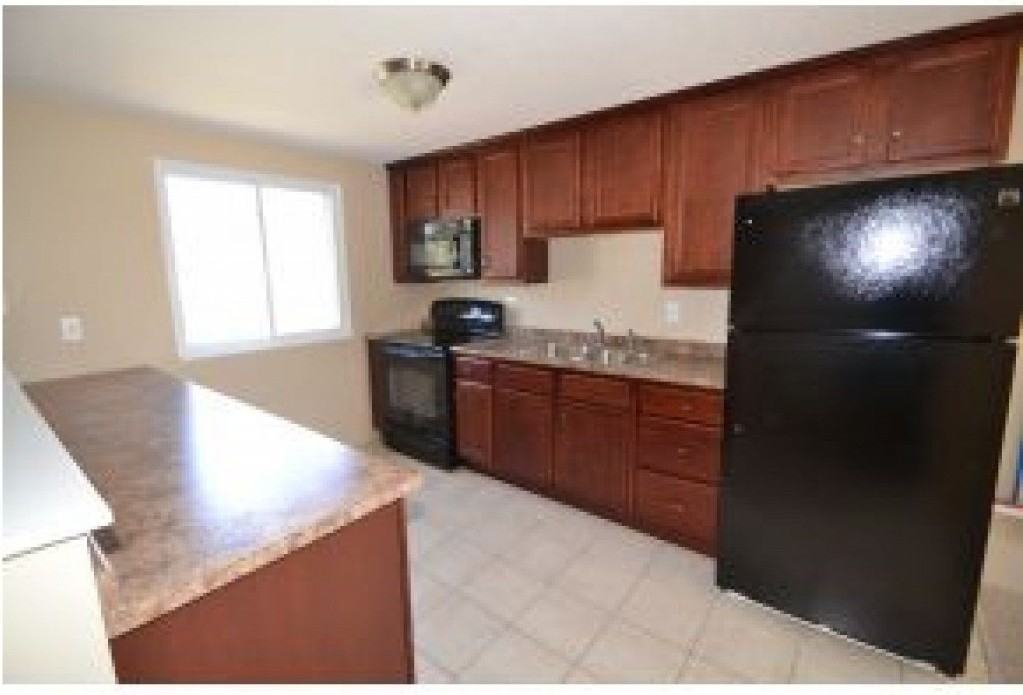 901 Mammoth Rd #6 - Photo 4 of 19