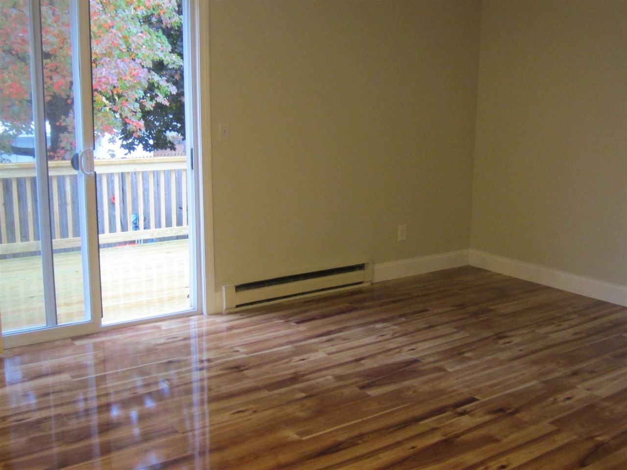 901 Mammoth Rd #6 - Photo 7 of 19