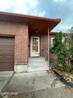 featured image of 700 E Taylor St #B