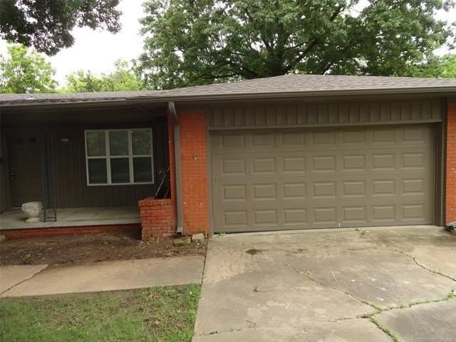 2312 W 44th St - Photo 2 of 14