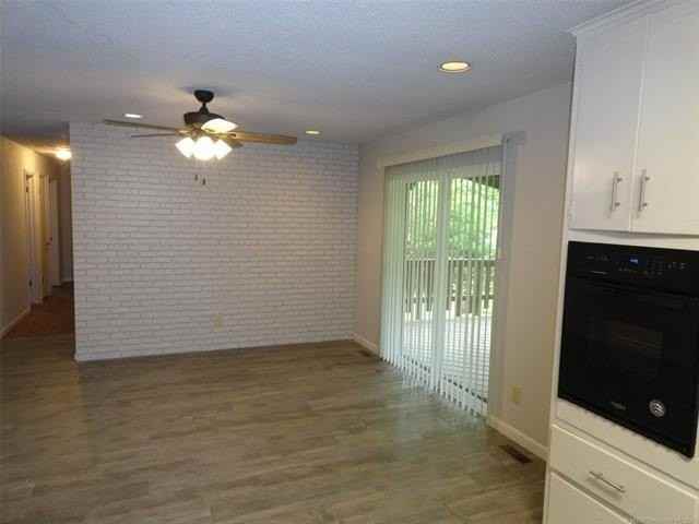 2312 W 44th St - Photo 5 of 14