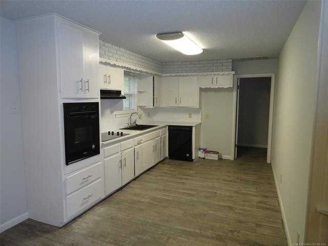 2312 W 44th St - Photo 6 of 14