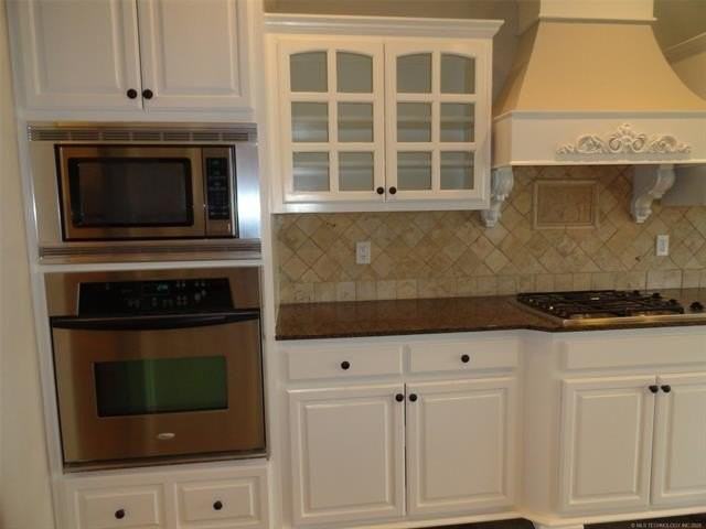 11017 S Lawrence St - Photo 3 of 22