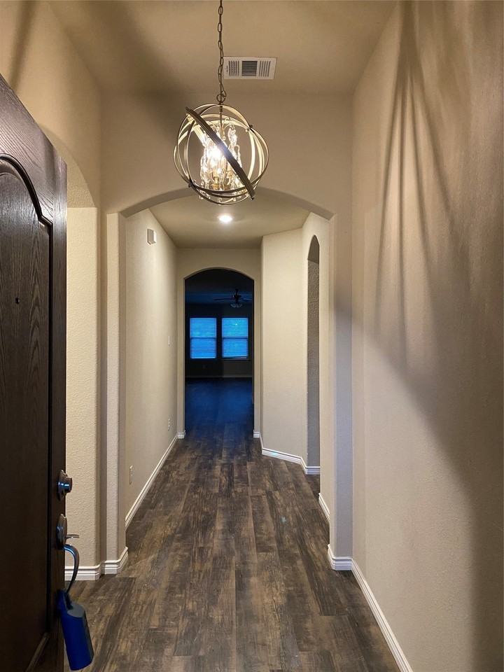 573 La Grange Dr - Photo 4 of 18