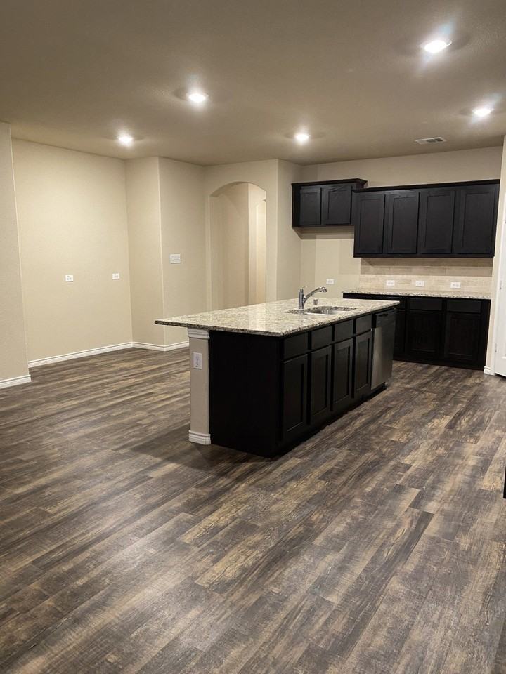 573 La Grange Dr - Photo 6 of 18