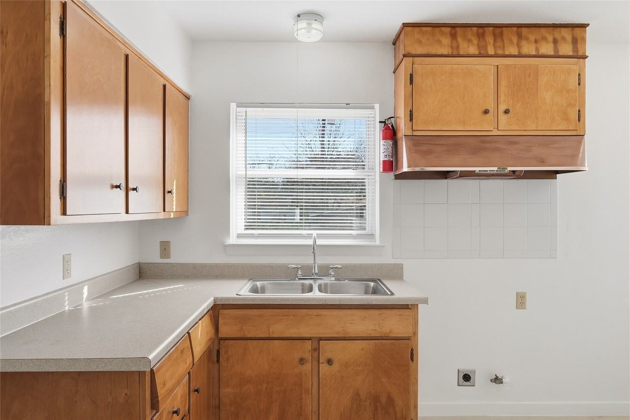 10830 Cotillion Dr - Photo 6 of 18