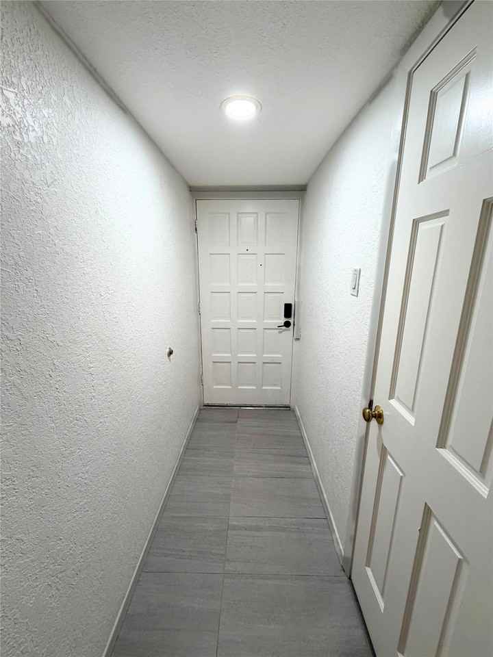 2803 Rio Branco St #201 - Photo 3 of 17