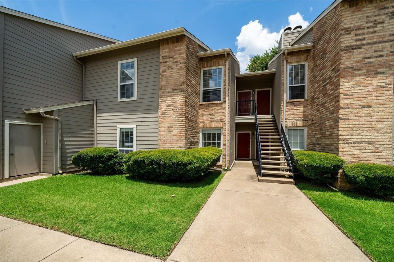 1700 Amelia Ct #613