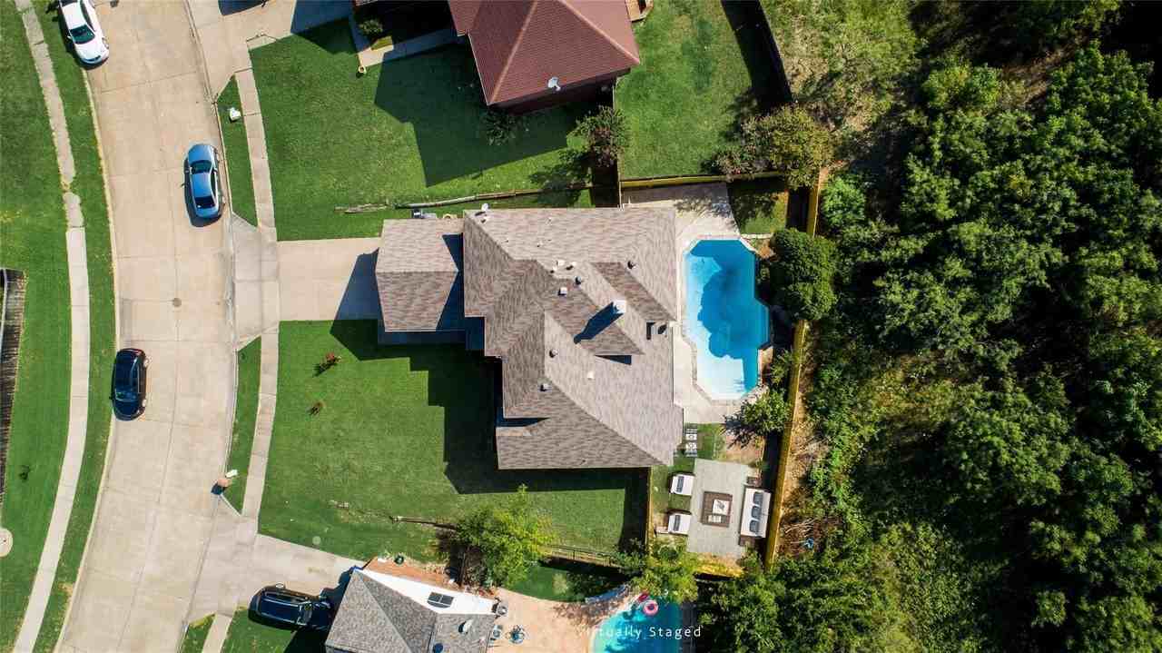 8324 Autumncrest Ct - Photo 3 of 34