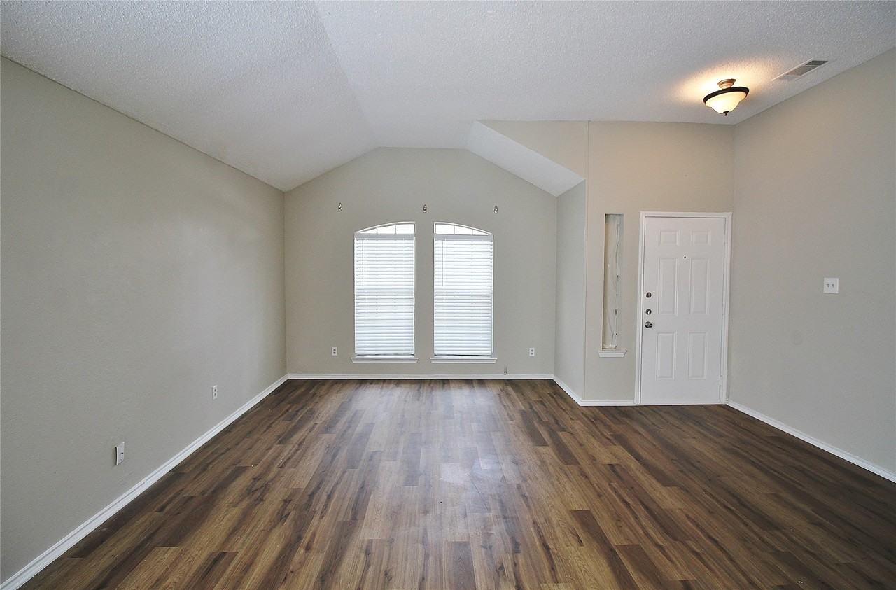 2018 Garden Crest Ln - Photo 2 of 20