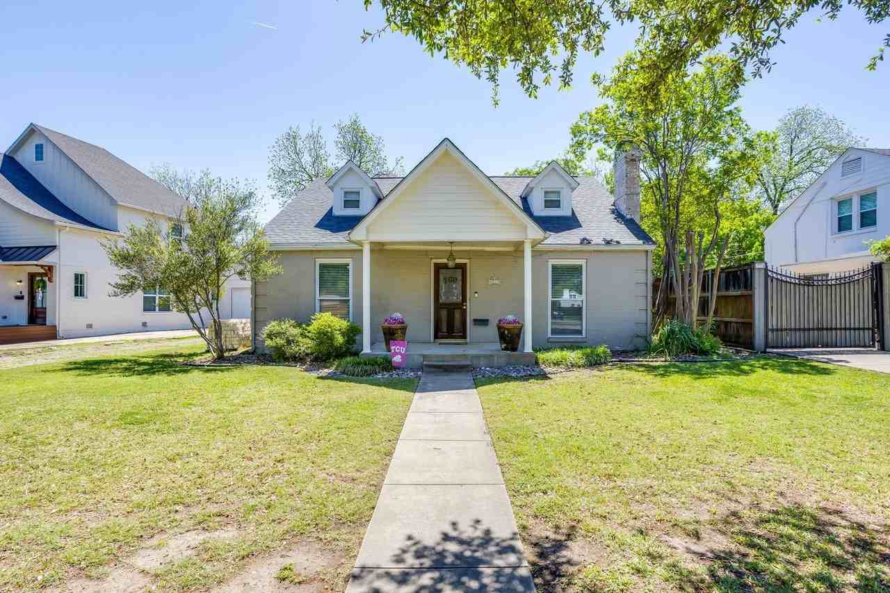 2809 Benbrook Blvd - Photo 3 of 24