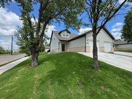 featured image of 419 W Dulin St #419