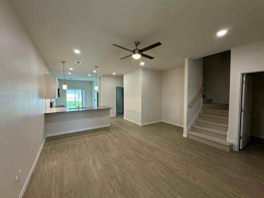 419 W Dulin St #419 - Photo 4 of 14