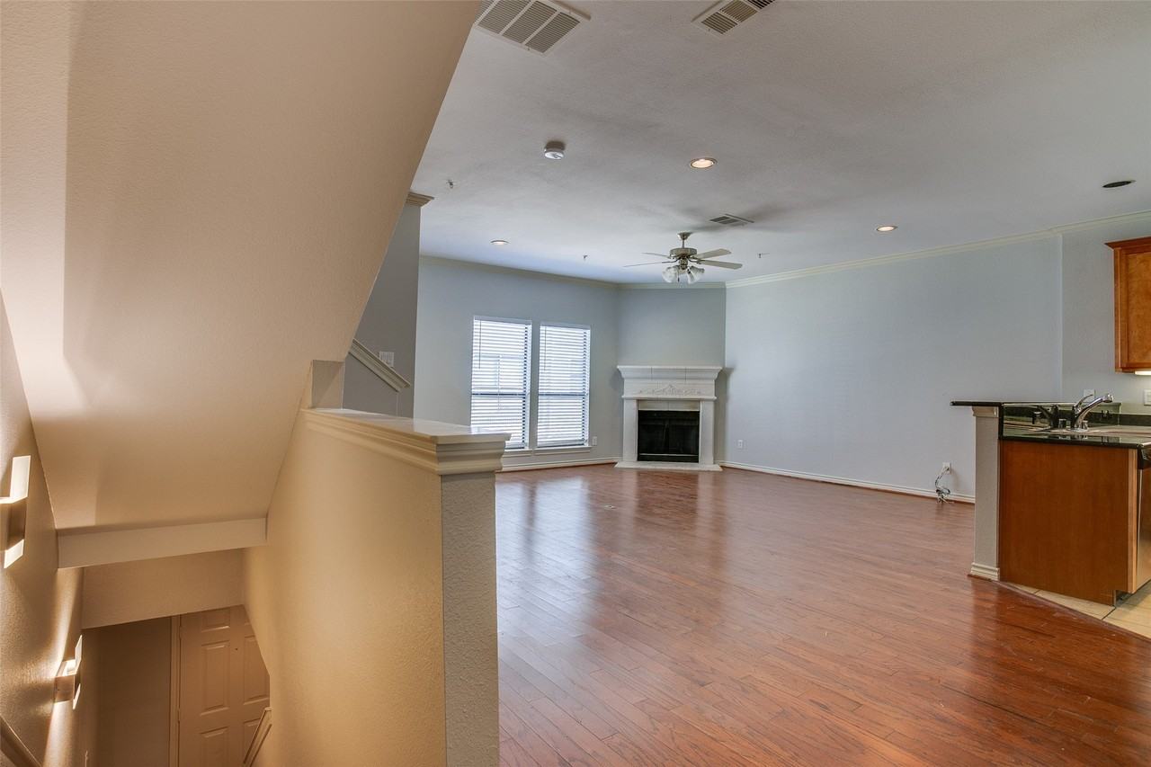 2415 Stutz Dr #C - Photo 5 of 24