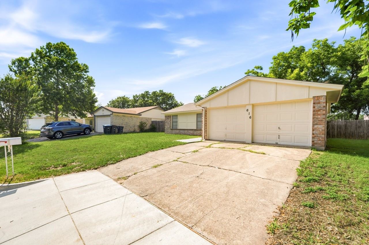 616 Reveille Rd - Photo 3 of 29
