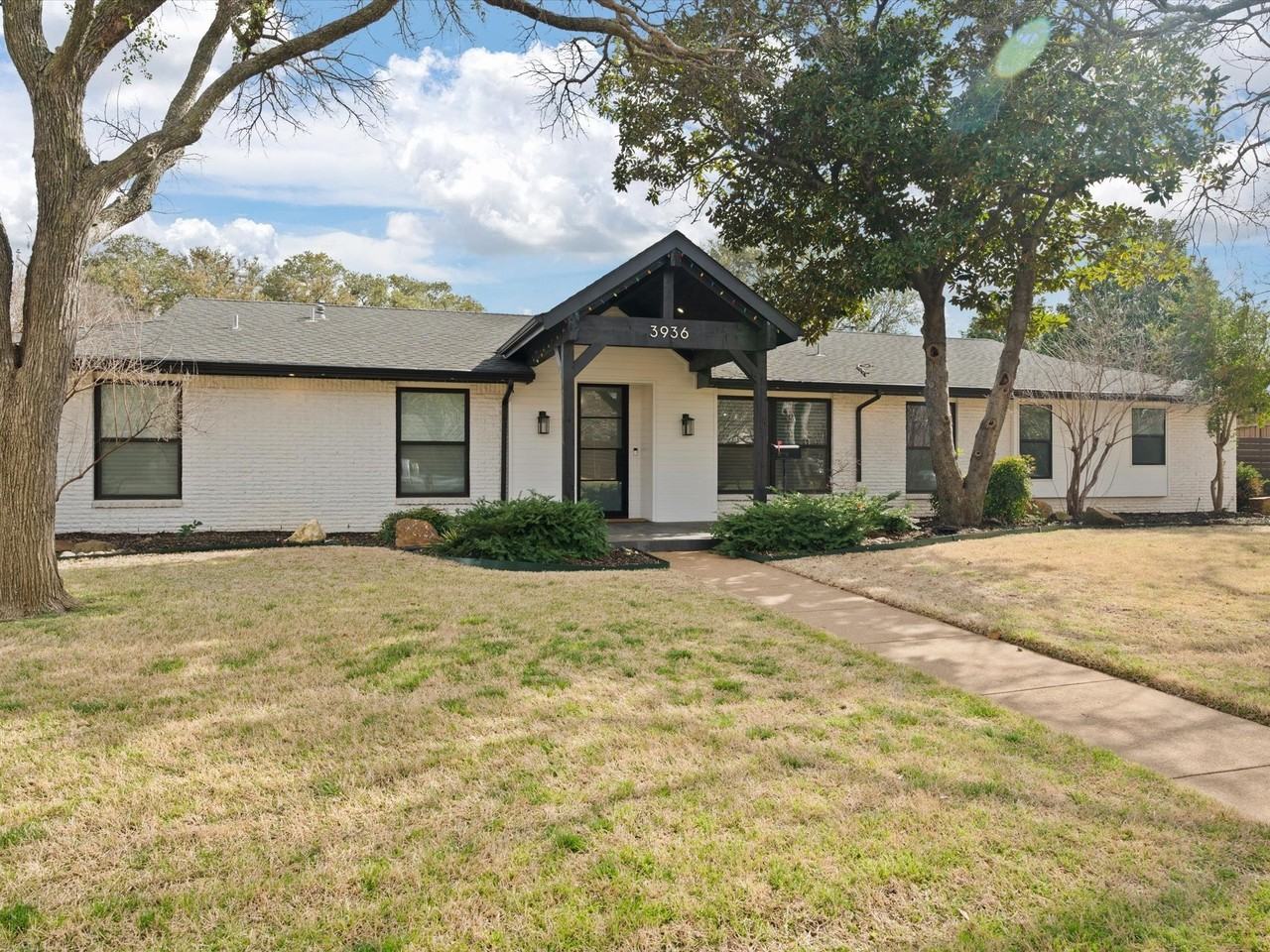 3936 Cedar Bayou Dr - Photo 2 of 40