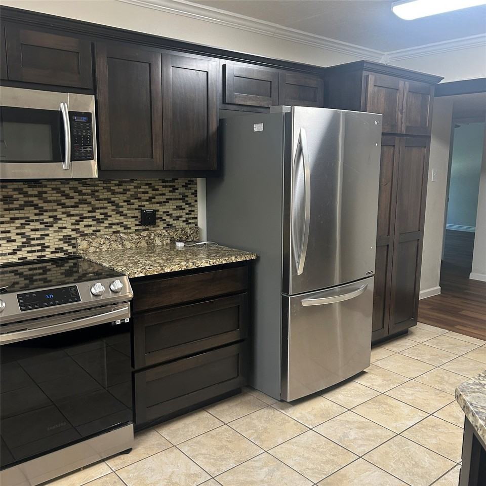 5408 Princess Ct - Photo 5 of 17