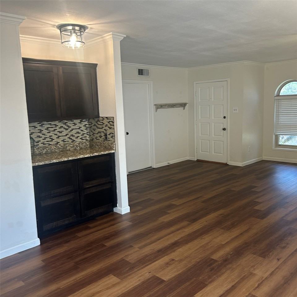 5408 Princess Ct - Photo 7 of 17