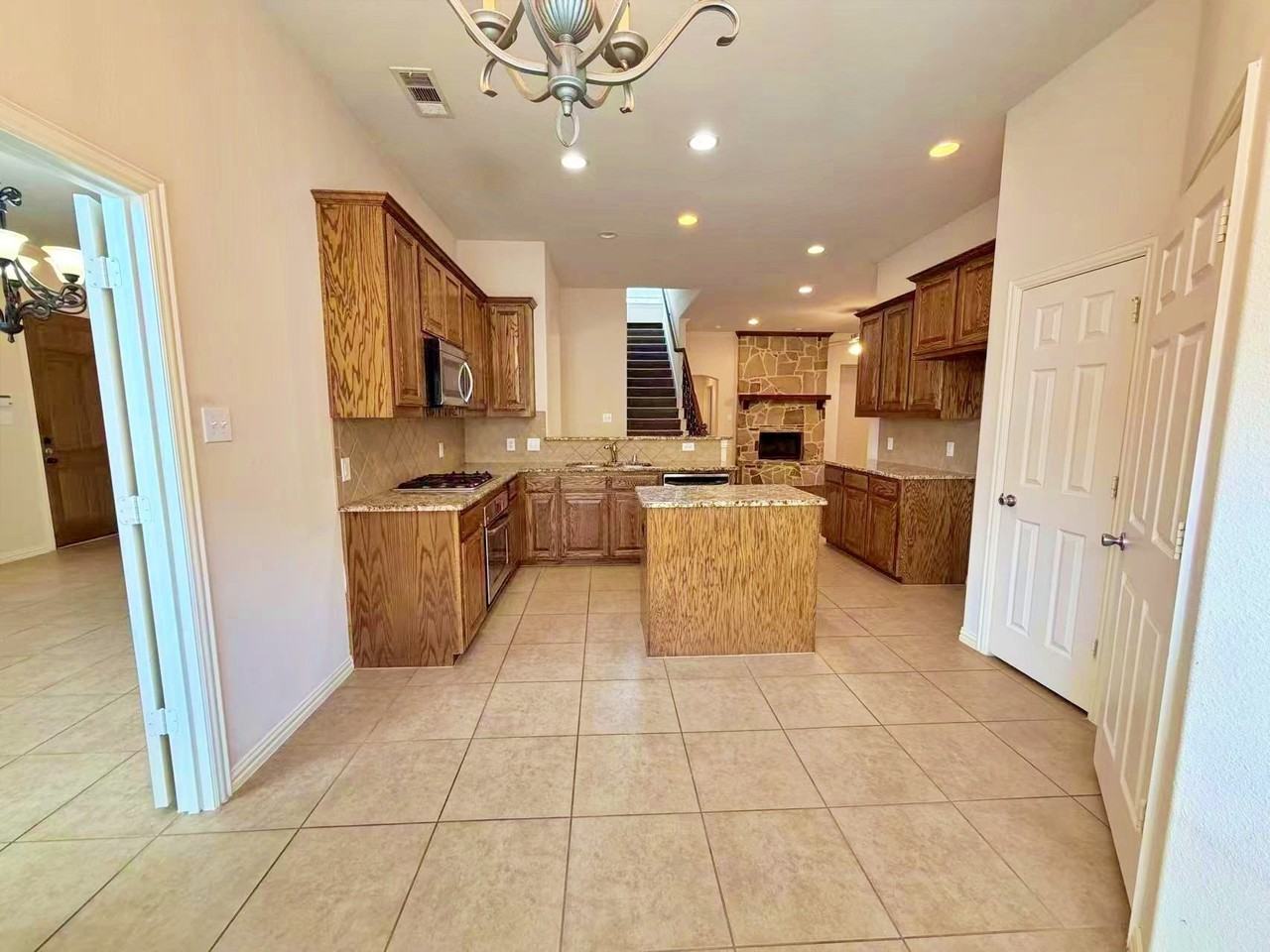 7105 Handen Dr - Photo 7 of 30