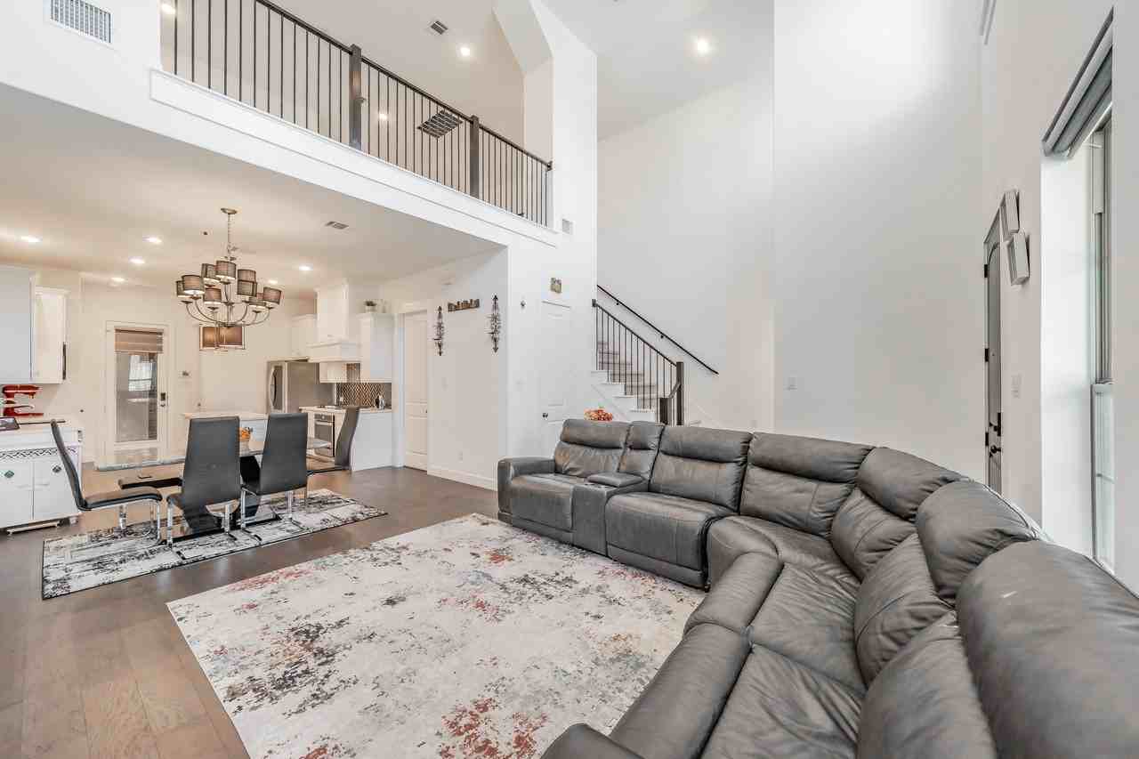 248 Harbor Hills Dr - Photo 5 of 26