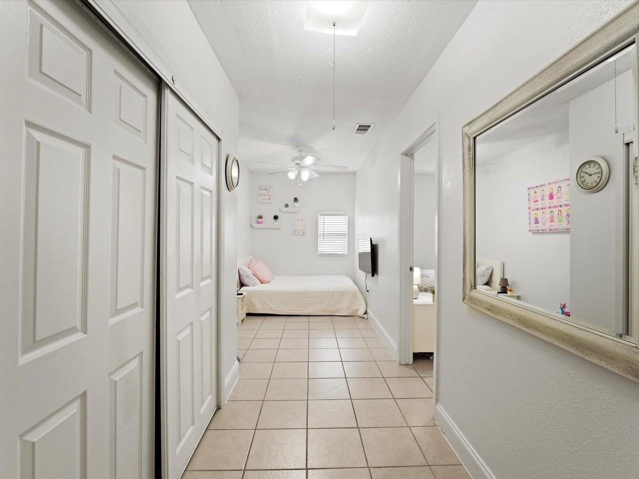 4702 Grovetree Ln - Photo 5 of 13