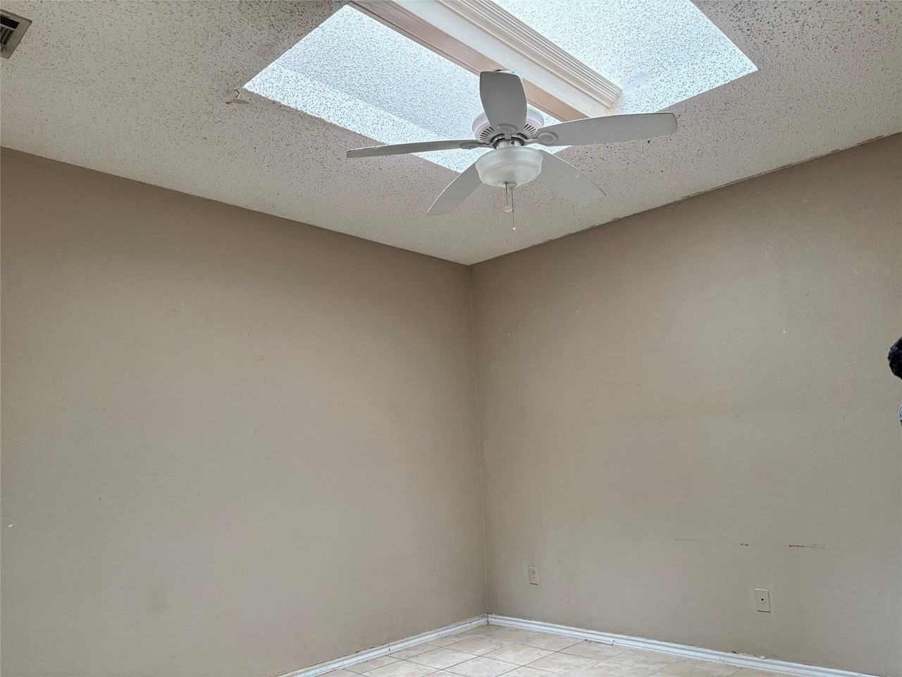 3626 Hilltop Ln - Photo 3 of 6