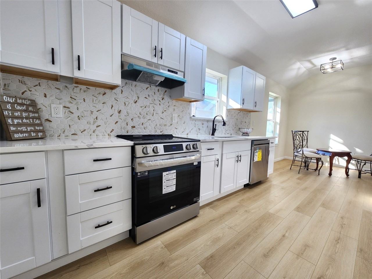 4205 Stuart St - Photo 6 of 19