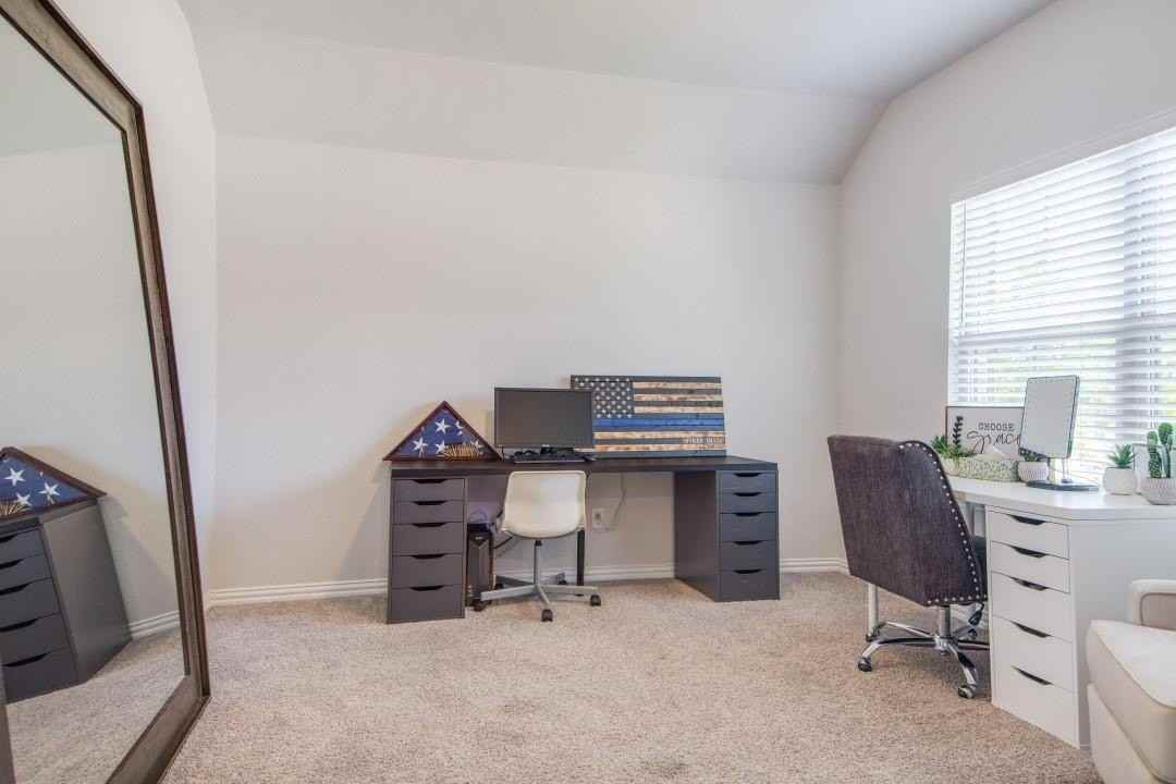 2911 Teak Dr - Photo 3 of 19