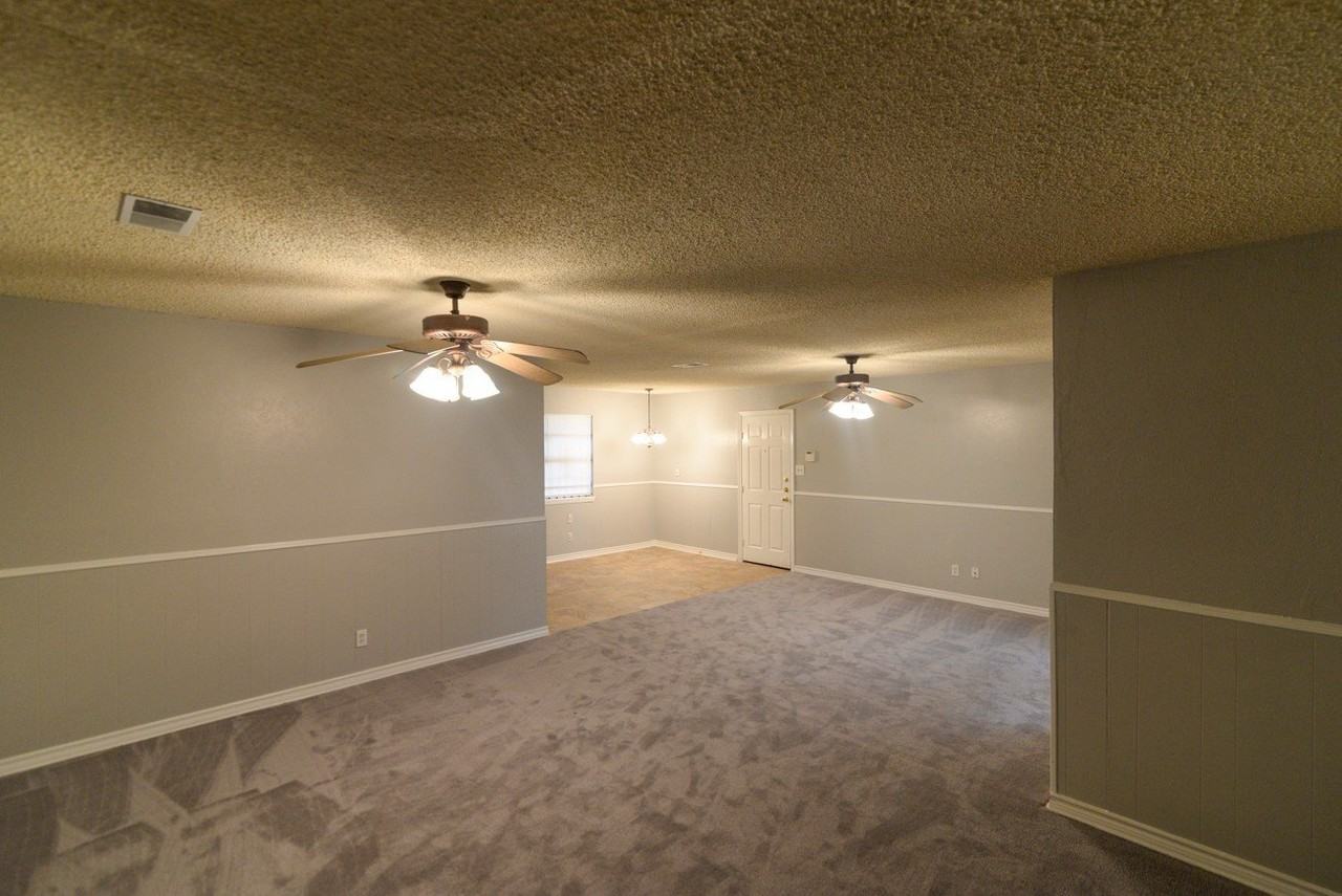 614 N Young Blvd - Photo 7 of 17